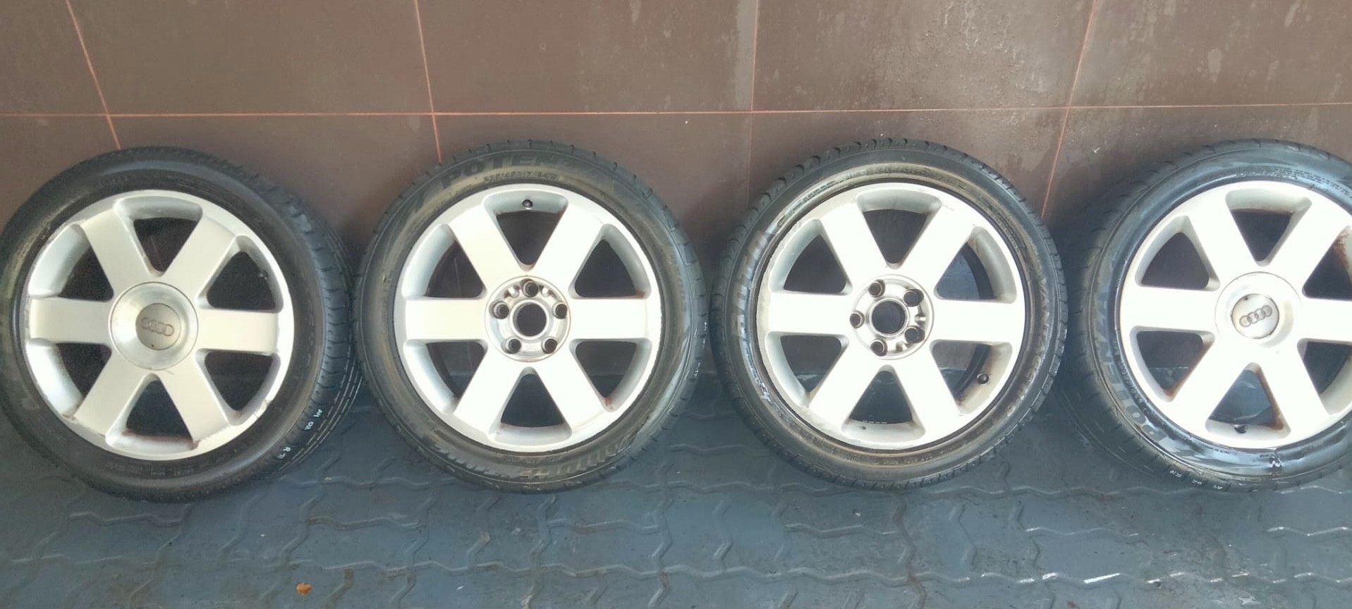 Peças - Jantes Audi R17 Com Pneus 235/45 Furação 5X112 Jantes Com Os