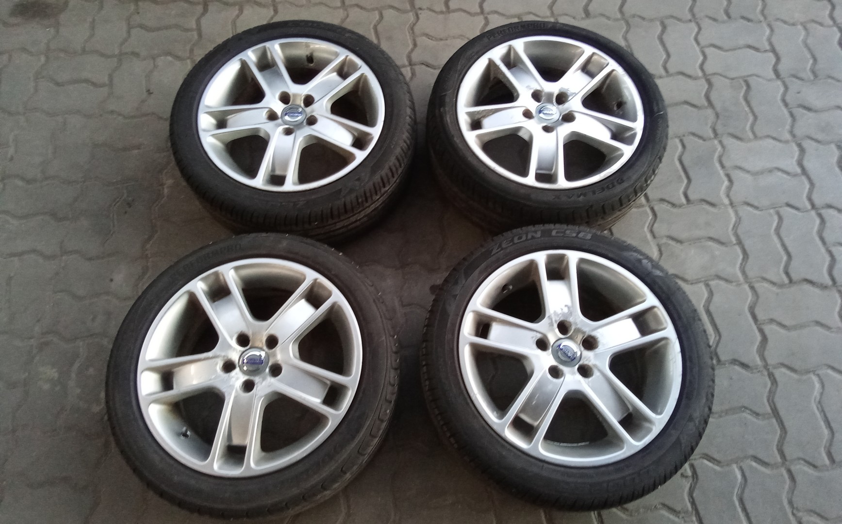 Peças - Jantes Volvo R17 Com Pneus 205/50 Furacão 5X108