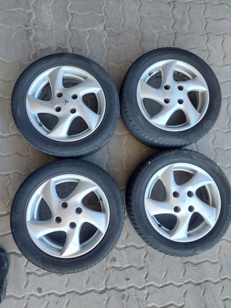 Peça - Jantes Peugeot 206 R15 Com Pneus 195/55 Furação 4X108