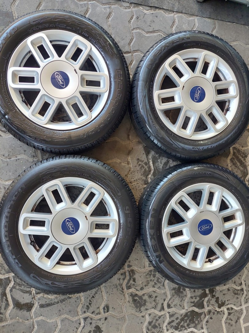 Peças - Jantes Ford R15 Com Pneus 195/60 Furação 4X108