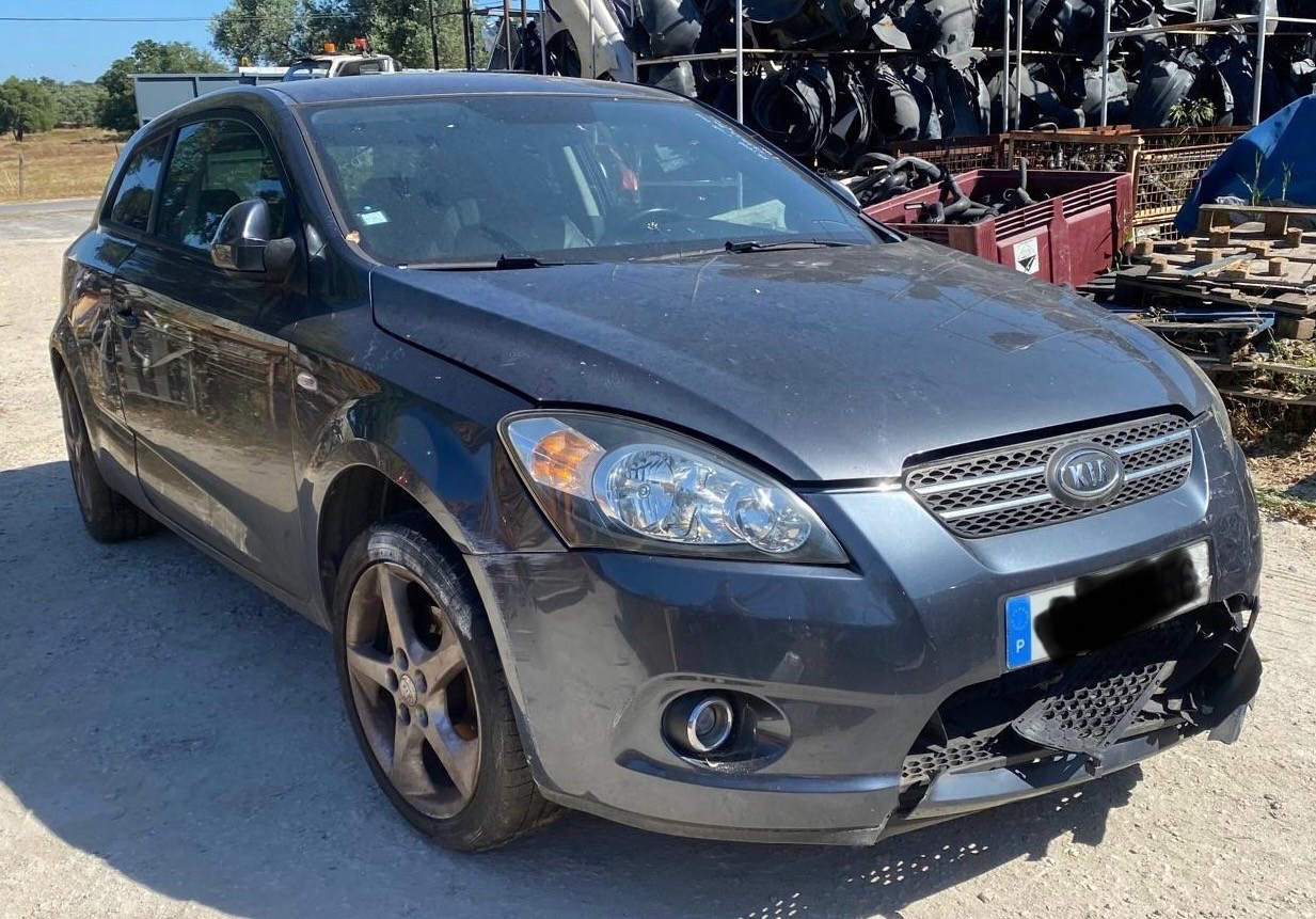 Peças - Kia Ceed S Coupé 1.6 Crdi 2009 Disponível Para Peças