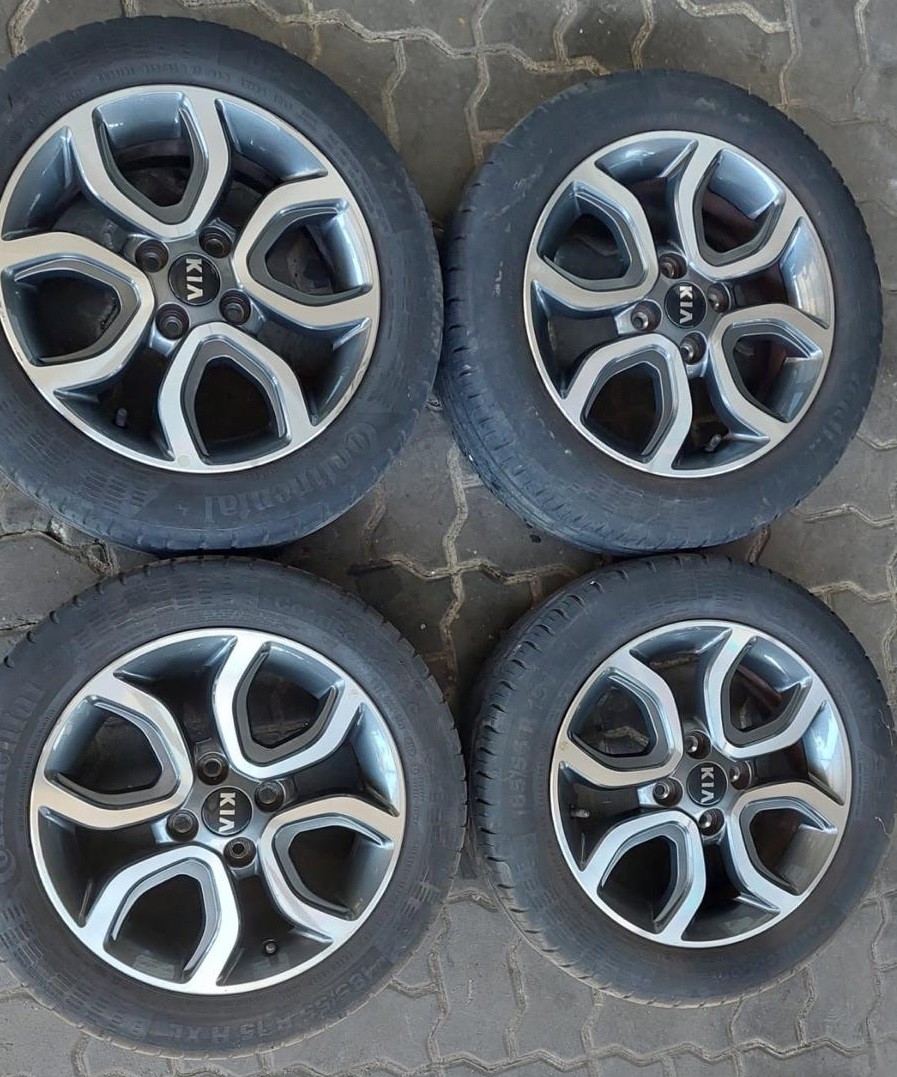 Peças - Jantes Kia R15 Com Pneus 185/55 Furação 4X100