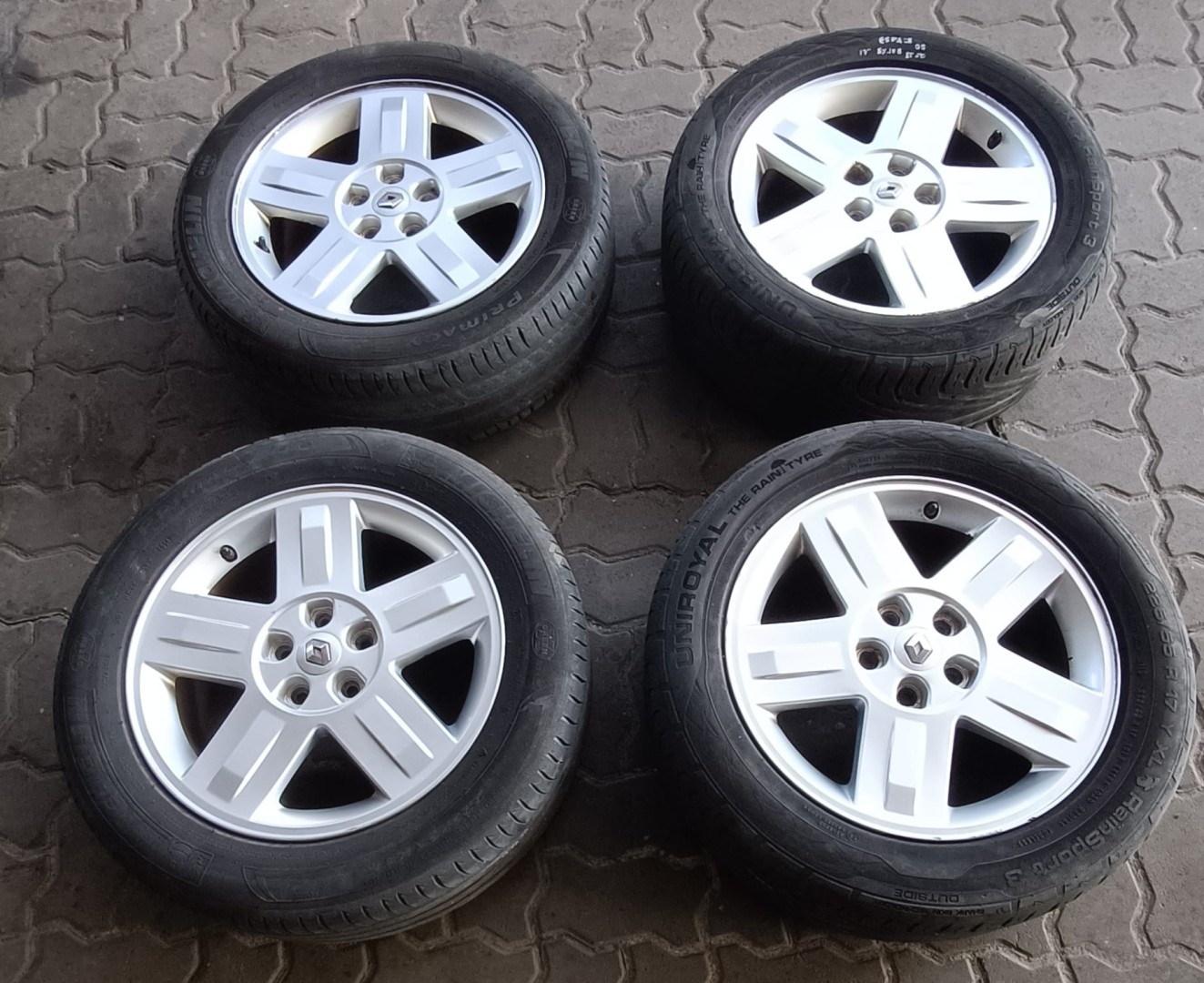 Peças - Jantes Renault R17 Com Pneus 225/55 Furação 5X108 Et50