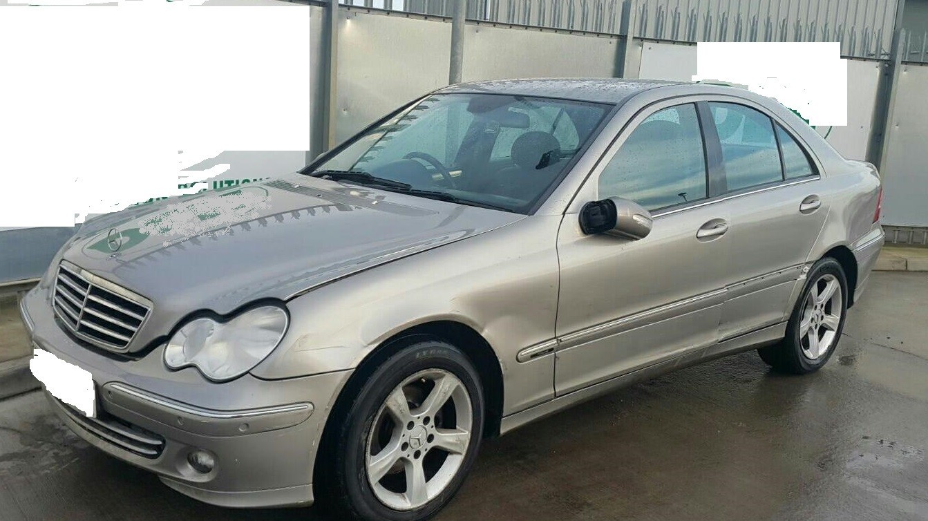 Peça - Mercedes Classe C W203 C220 Cdi Avanguard De 2006 Disponível